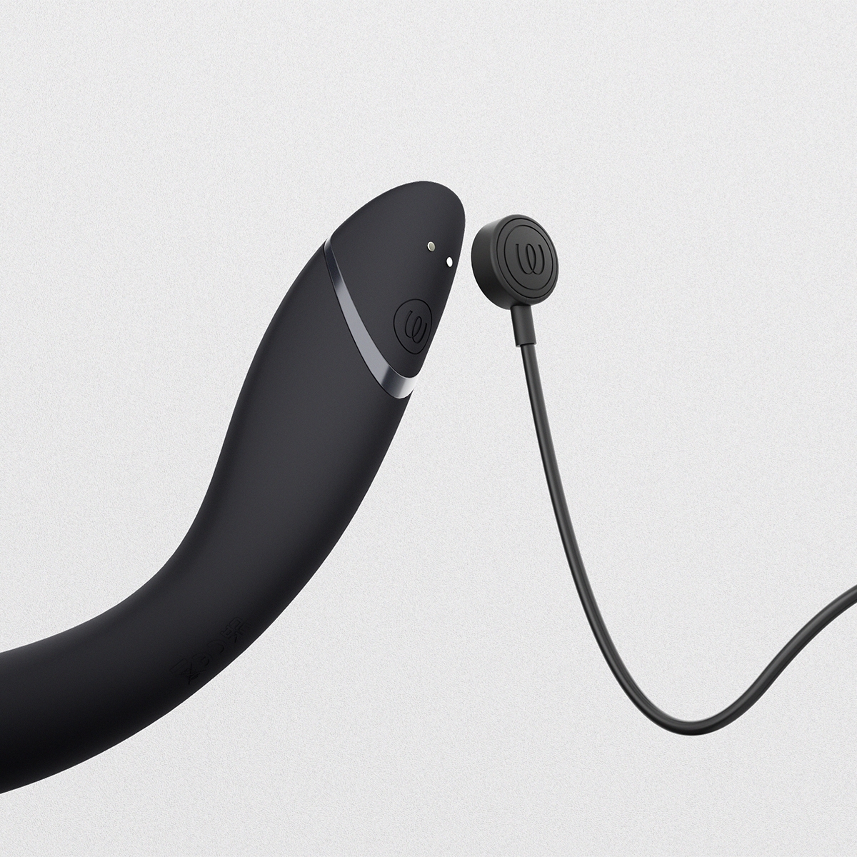 Product image of the  Womanizer vibrator on clean background