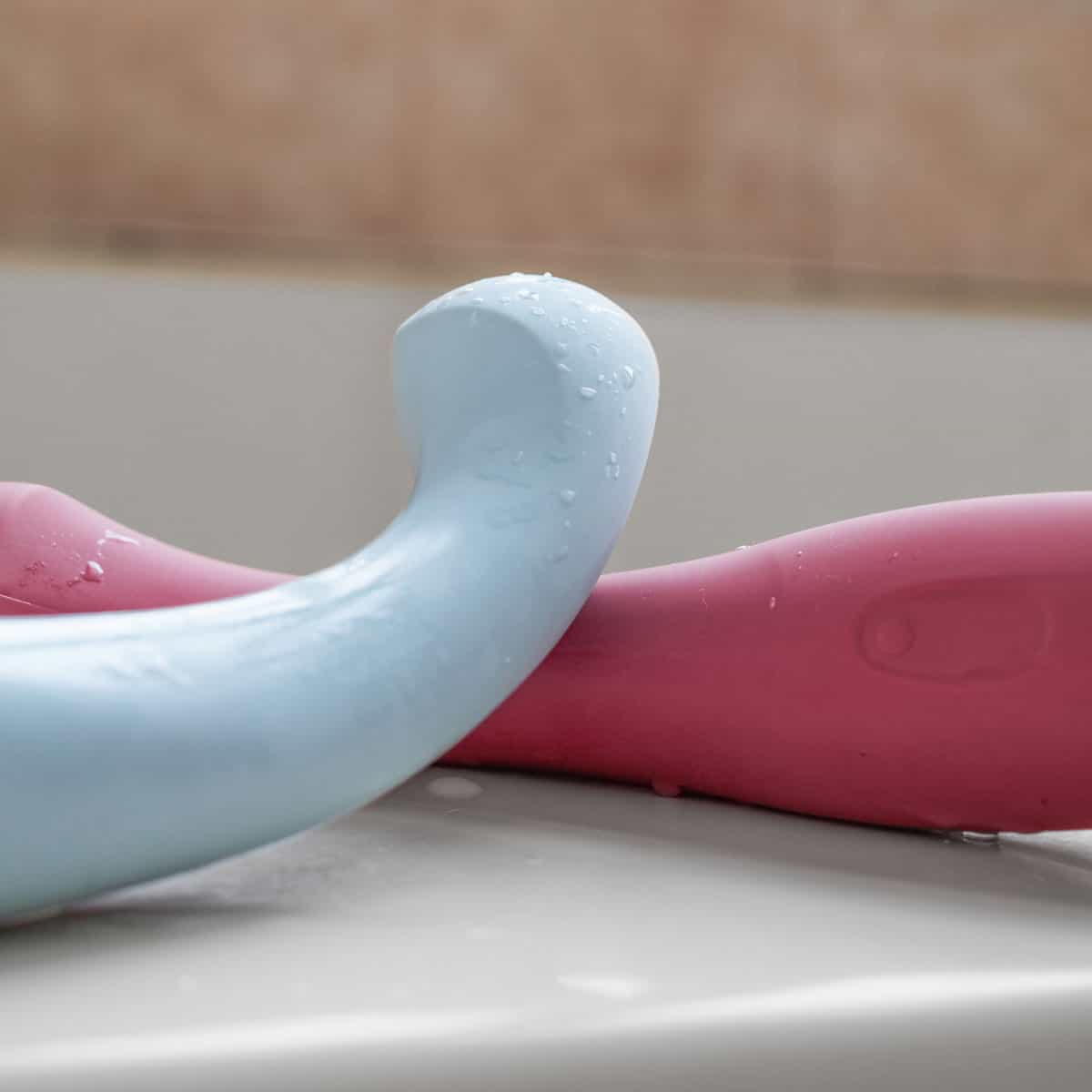 Buy a Arc by Dame  Ice vibrator.