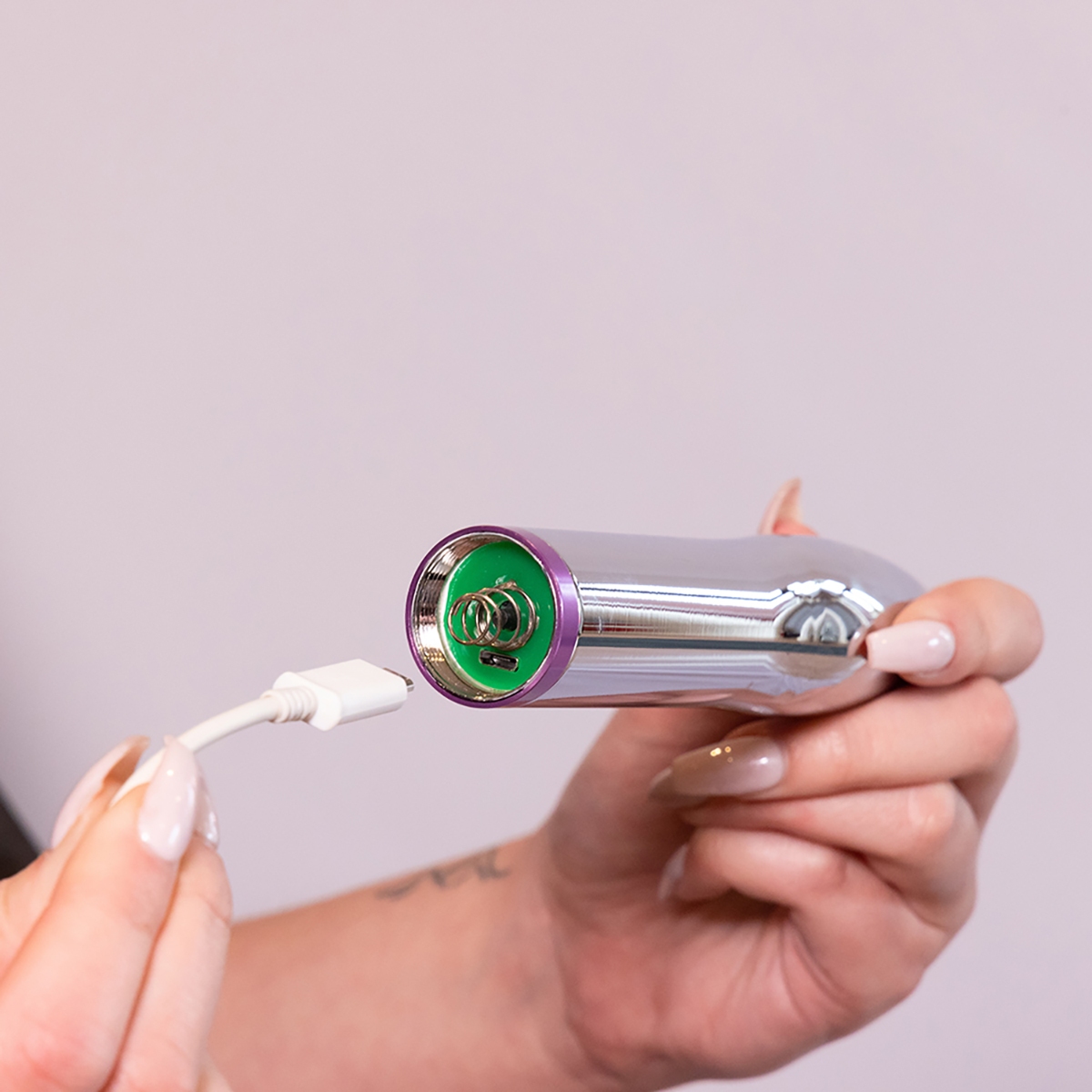 Product image of the  Like a Kitten vibrator on clean background