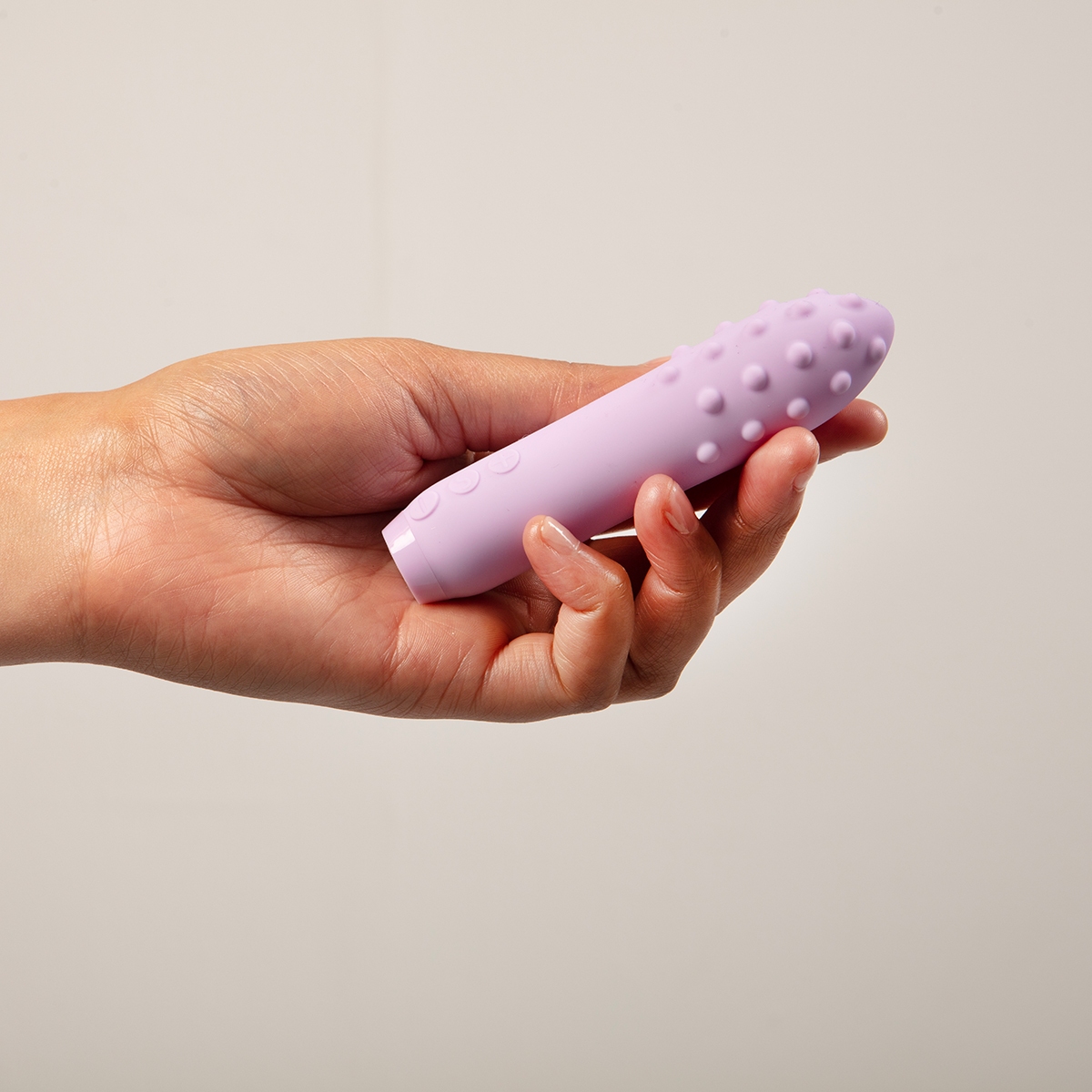 Product image of the  Je Joue vibrator on clean background