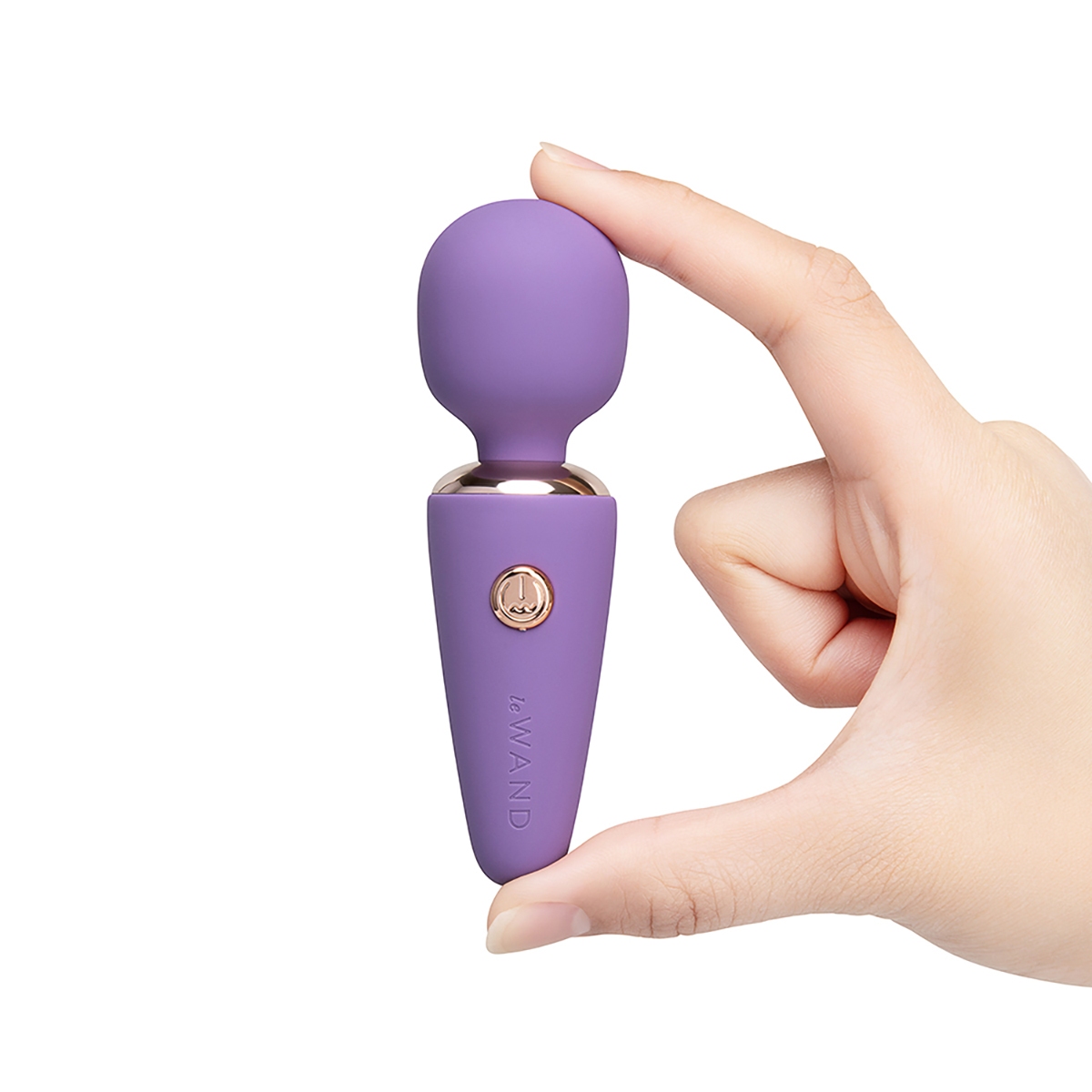 Product image of the Violet Le Wand vibrator on clean background