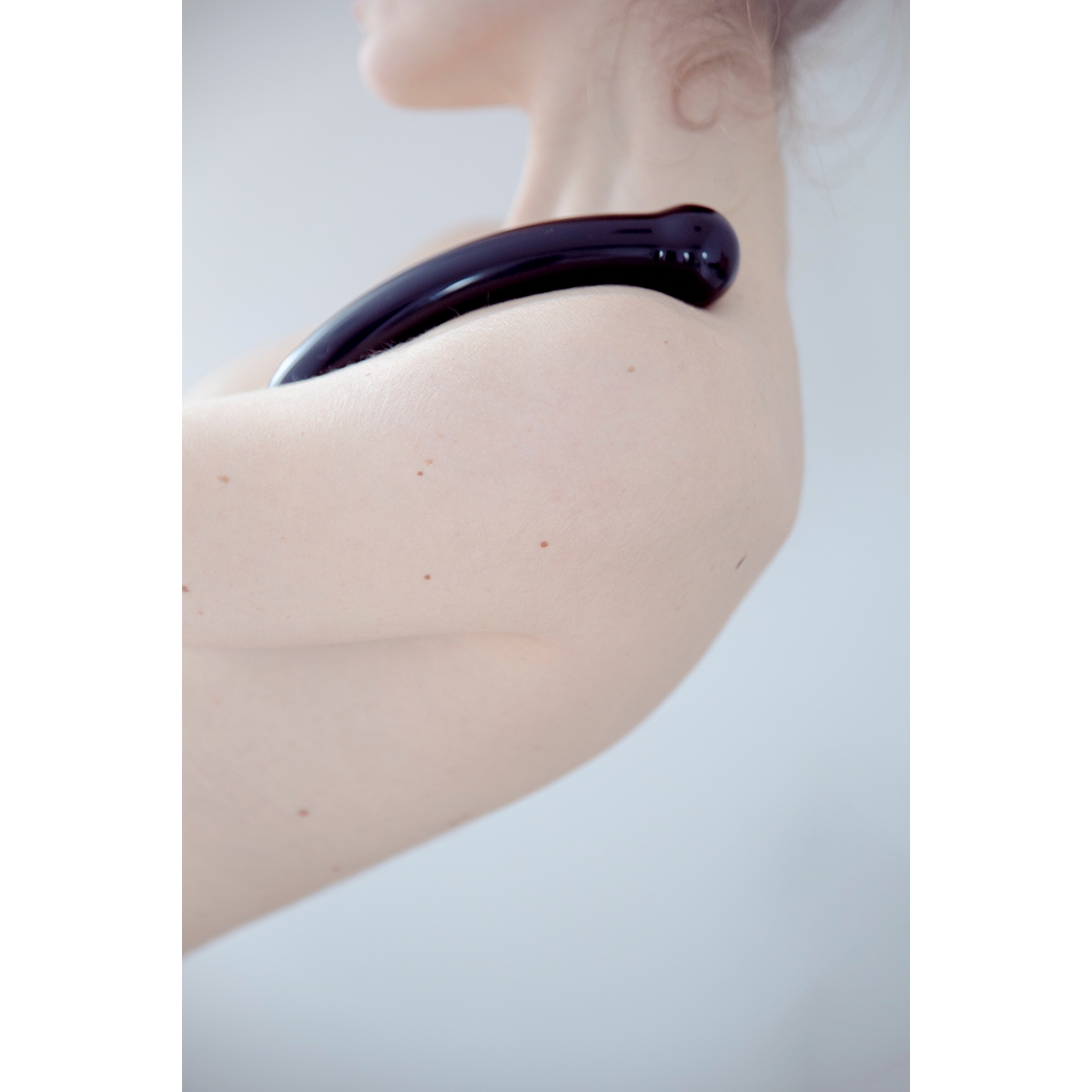 Buy Chakrubs Xaga Curve Obsidian Wand kegel exercise device for pelvic floor muscle strengthening.