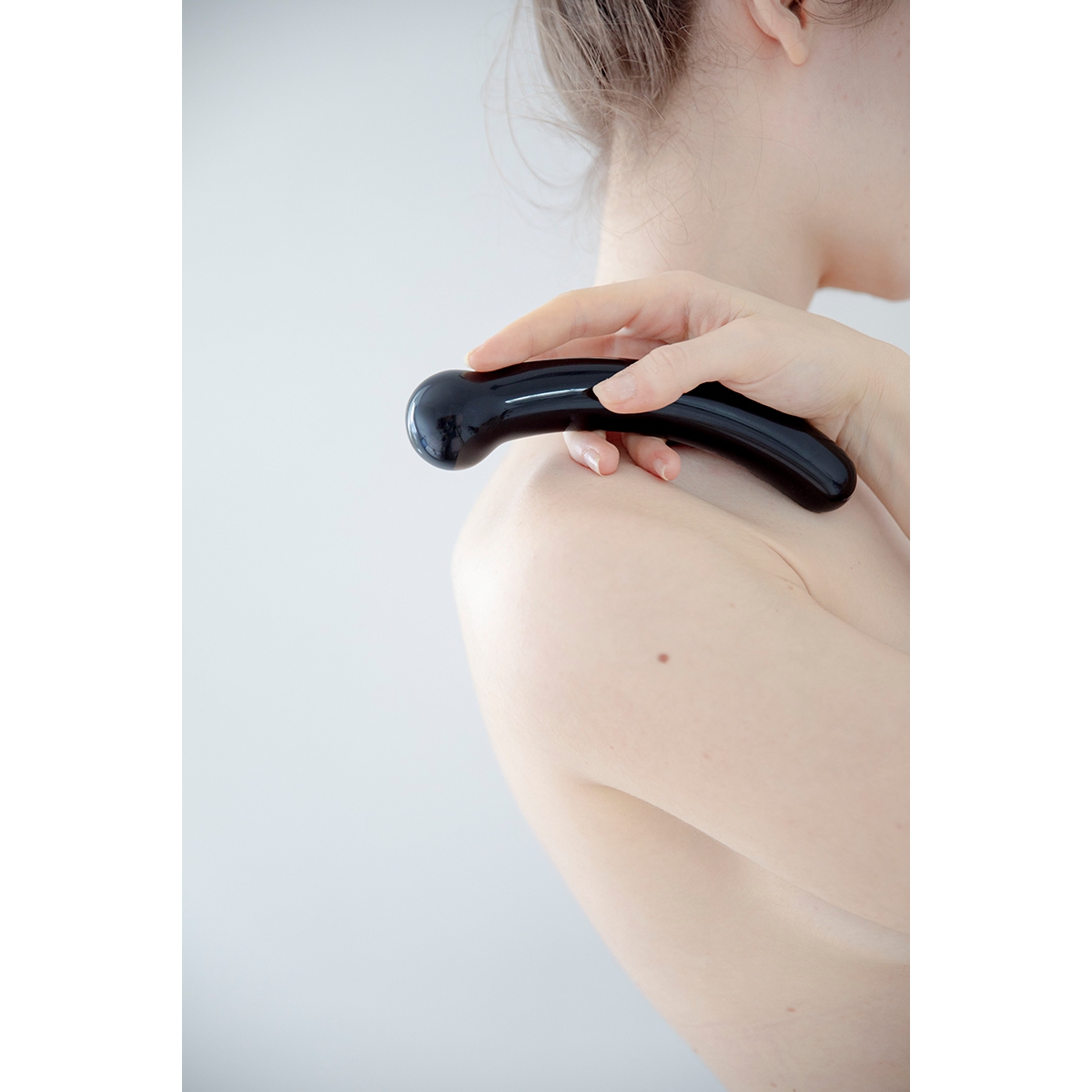 Buy Chakrubs Xaga Curve Obsidian Wand kegel exercise device for pelvic floor muscle strengthening.