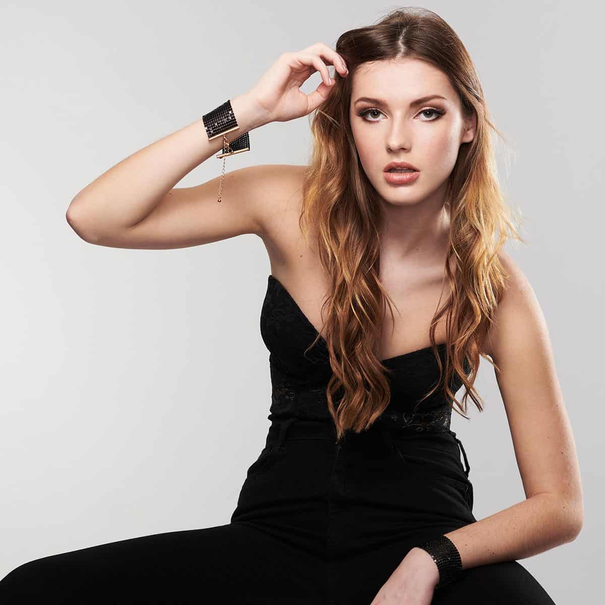Bijoux Indiscrets Desir Metallique Mesh Handcuffs - Black sexy jewelry made by Bijoux Indiscrets for her.