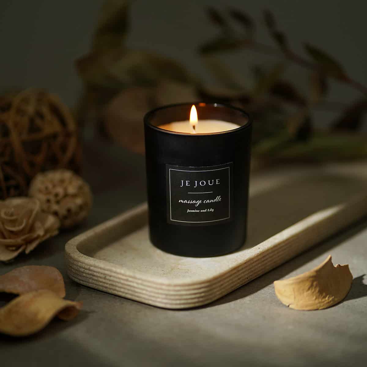 Buy Je Joue Massage Candle   Jasmine   and  Lily for her or him.