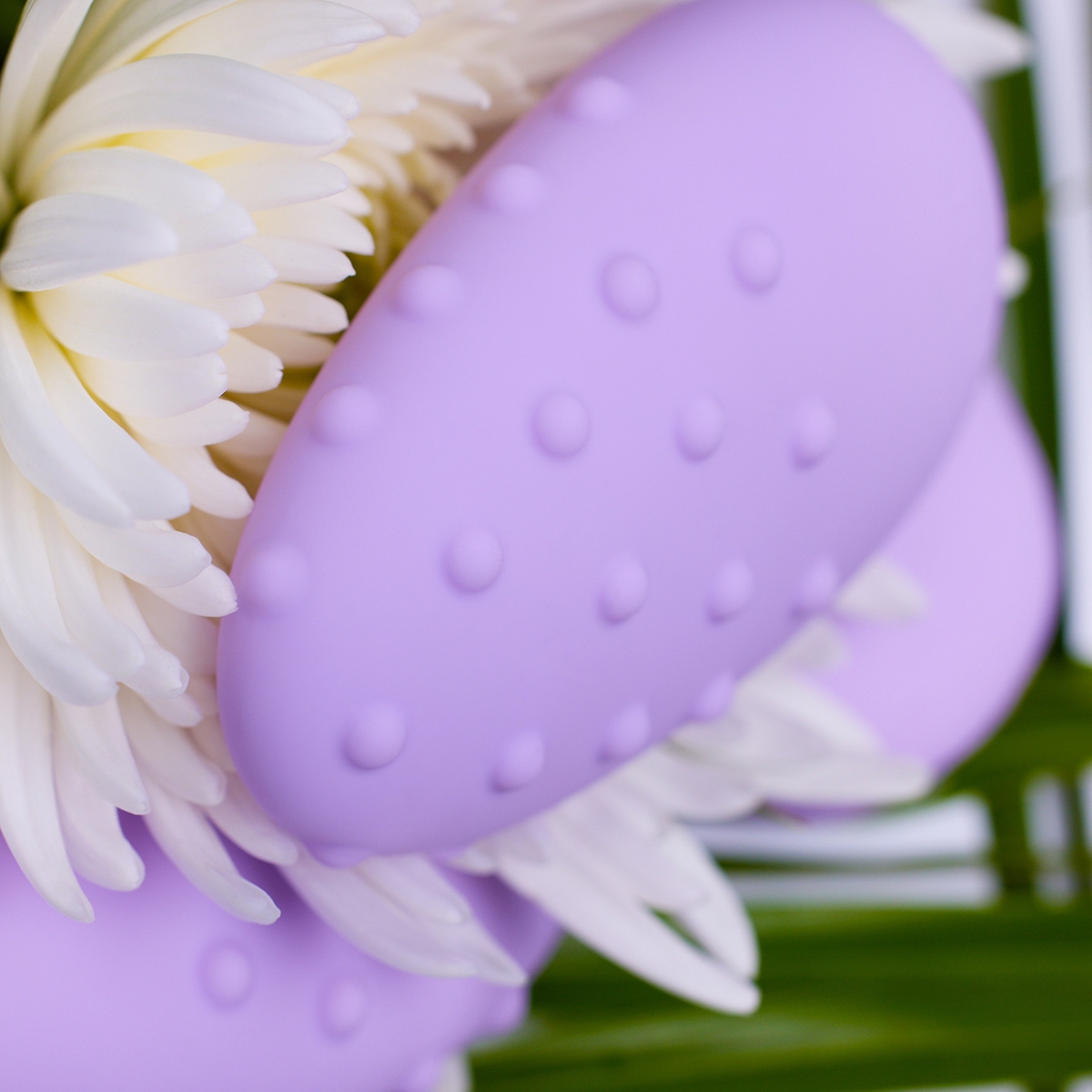 Product image of the  Je Joue vibrator on clean background