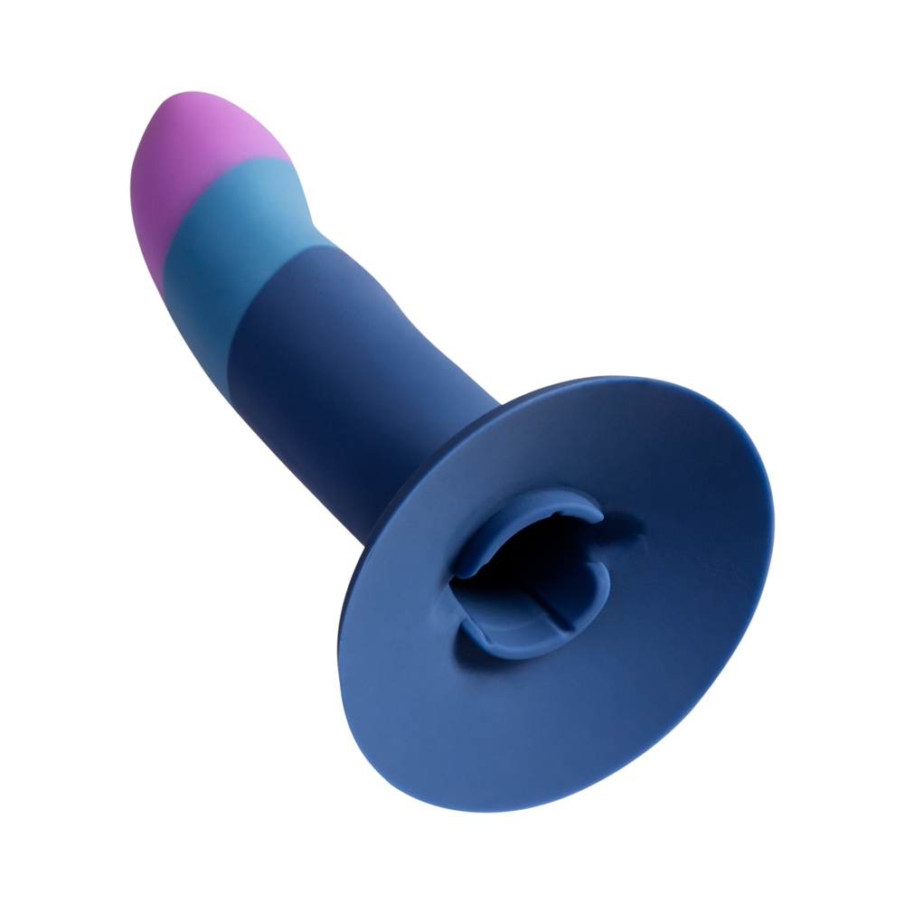 Product image of the  ROMP vibrator on clean background