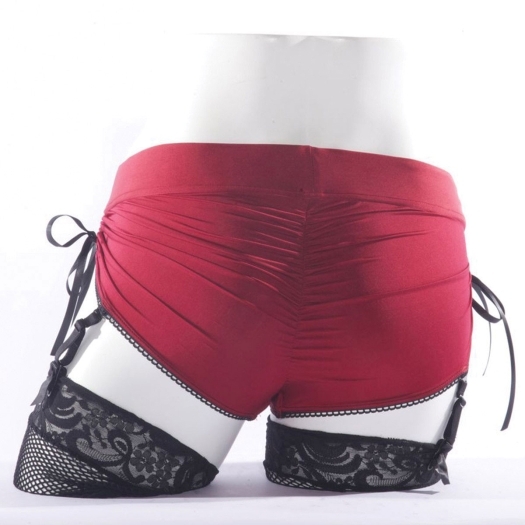 The XS Sasha Harness Dildo Red Blk Nylon harness dildo is styled with modern detailing that enhances both aesthetics and performance