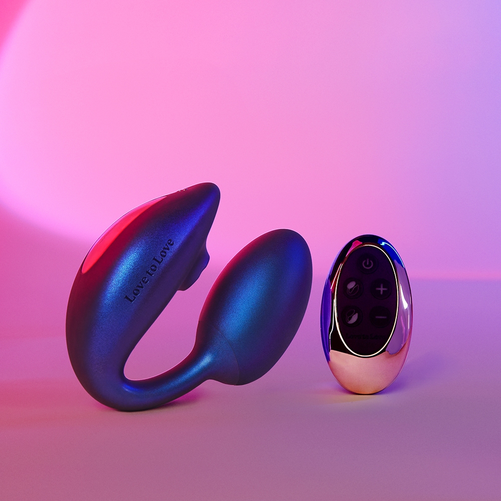 Close-up of the W Remote Lovely Planet vibrator for texture detail