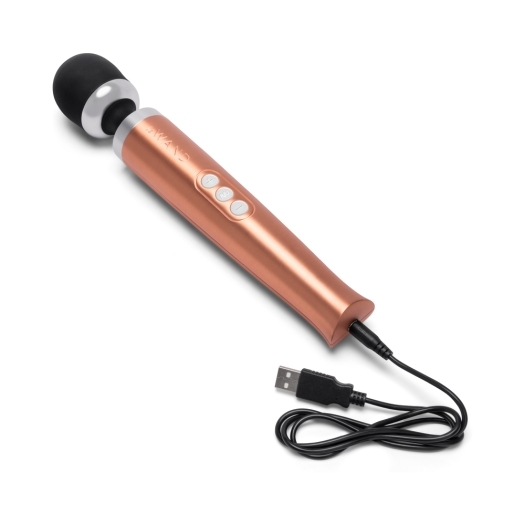 Product image of the Rose Gold Le Wand vibrator on clean background